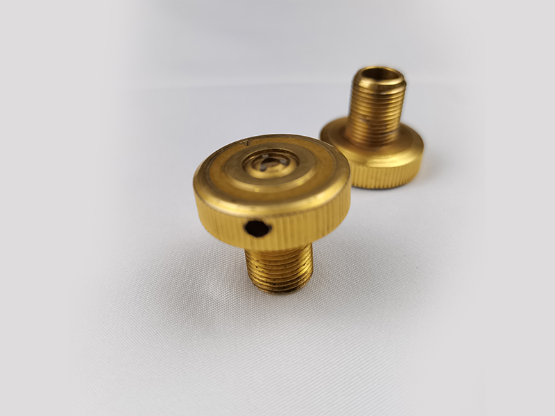 得人精(jing)工为(wei)电子行业提供吸嘴、刮刀、测试平台、分选盘等