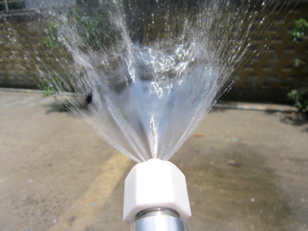 得人(ren)精工定制工(gong)业喷嘴，喷(pen)淋均匀(yun)，规格齐全，角度可(ke)调，定制加(jia)工(gong)